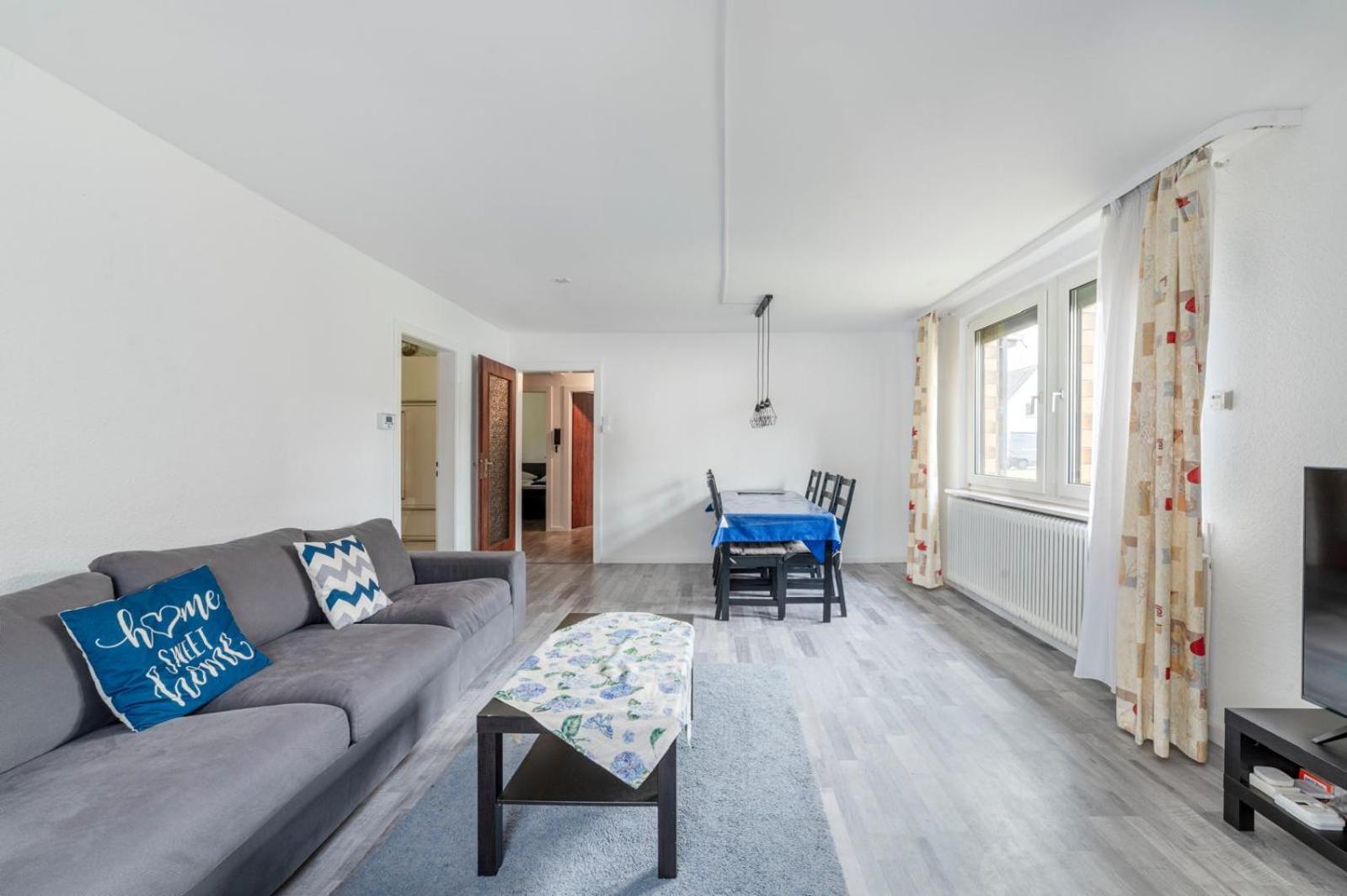 Cozy Villa With Garden, Balcony And Parking Area In Duesseldorf Luaran gambar