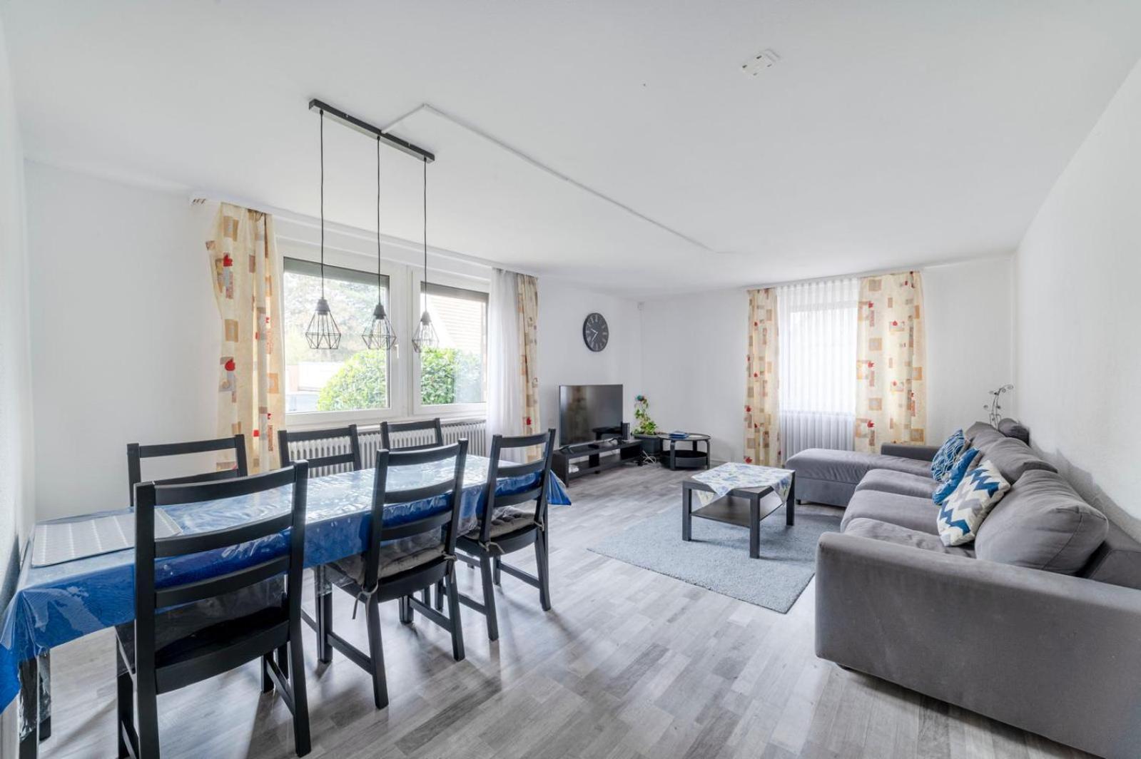 Cozy Villa With Garden, Balcony And Parking Area In Duesseldorf Luaran gambar