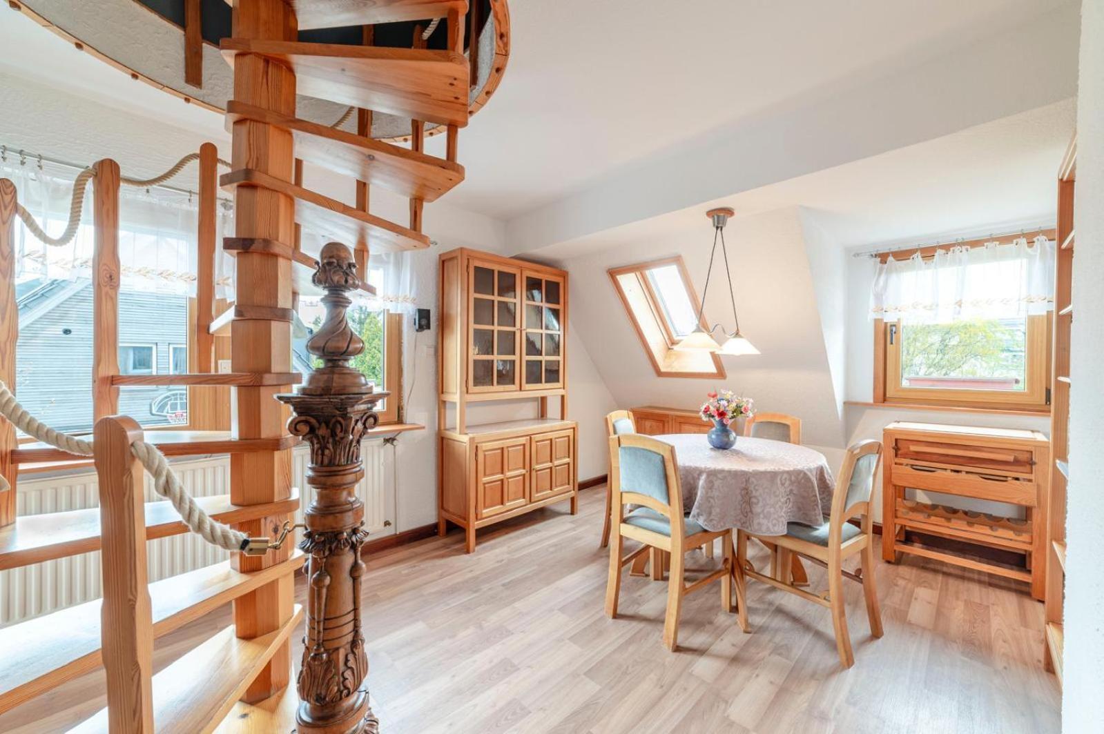 Cozy Villa With Garden, Balcony And Parking Area In Duesseldorf Luaran gambar